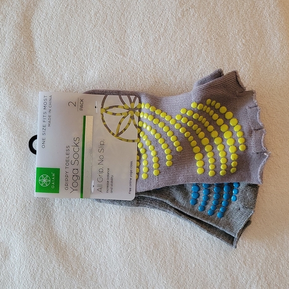 GAIAM Accessories - Toeless yoga socks